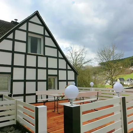 In Schmallenberg-oberkirchen With Terrace Apartmán *